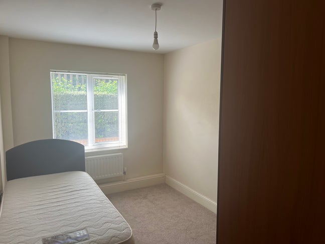 Room for Rent Main Photo