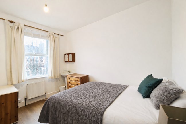 Female Houseshare In W5-5-min Walk to Station!!! Main Photo