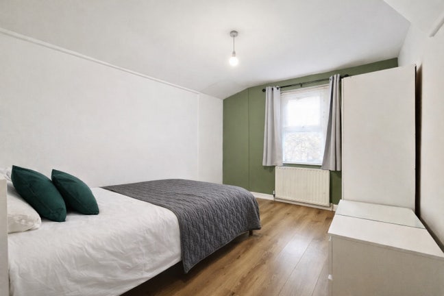 Rooms in W5. 5 min walk to station! Main Photo