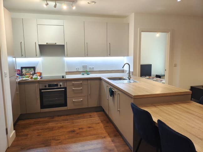 Private double bedroom ensuite Main Photo