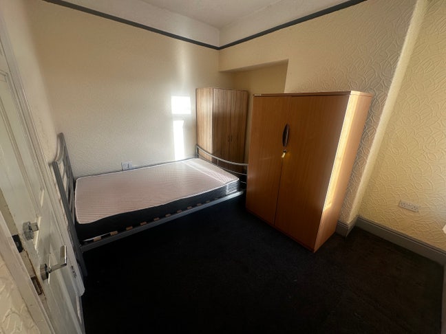 Double Room Available  Main Photo