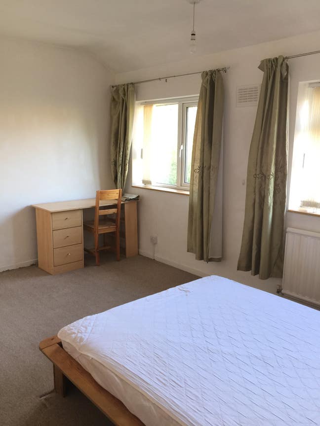 A Spacious Double Room Near Town Centre Main Photo