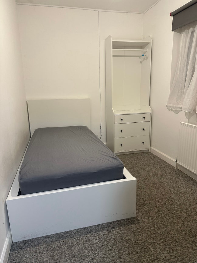 Single  Room Main Photo