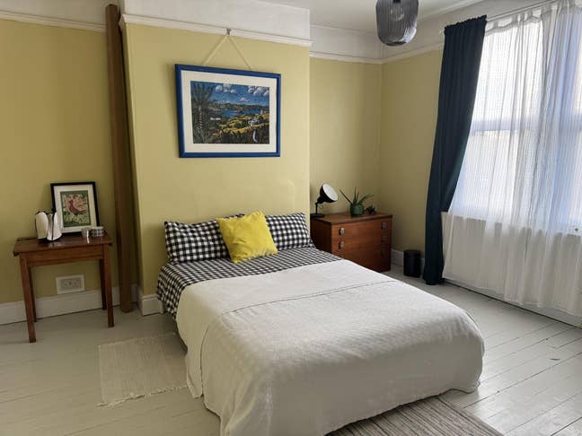 Bright, comfortable double room Main Photo