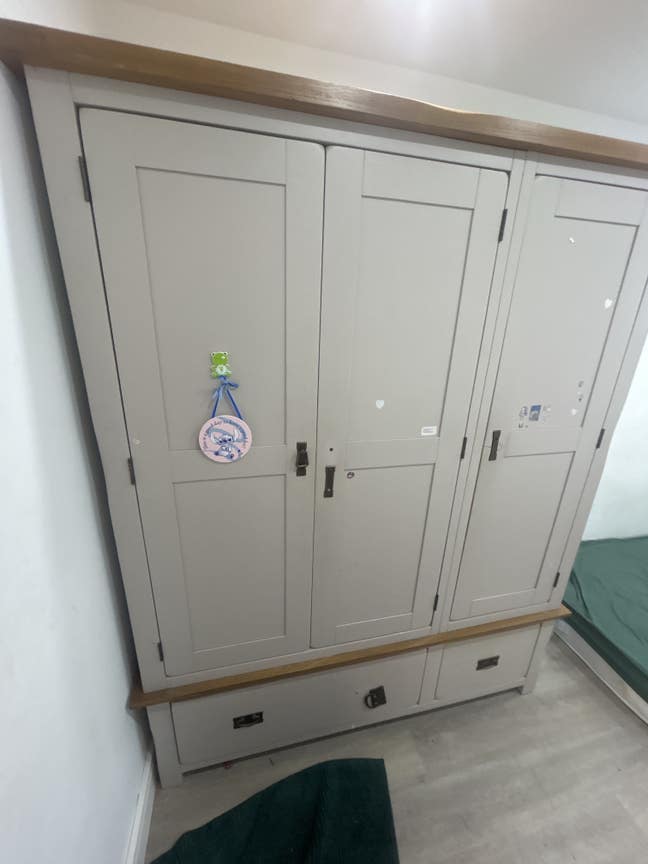 One single room available immediately fr short let Main Photo