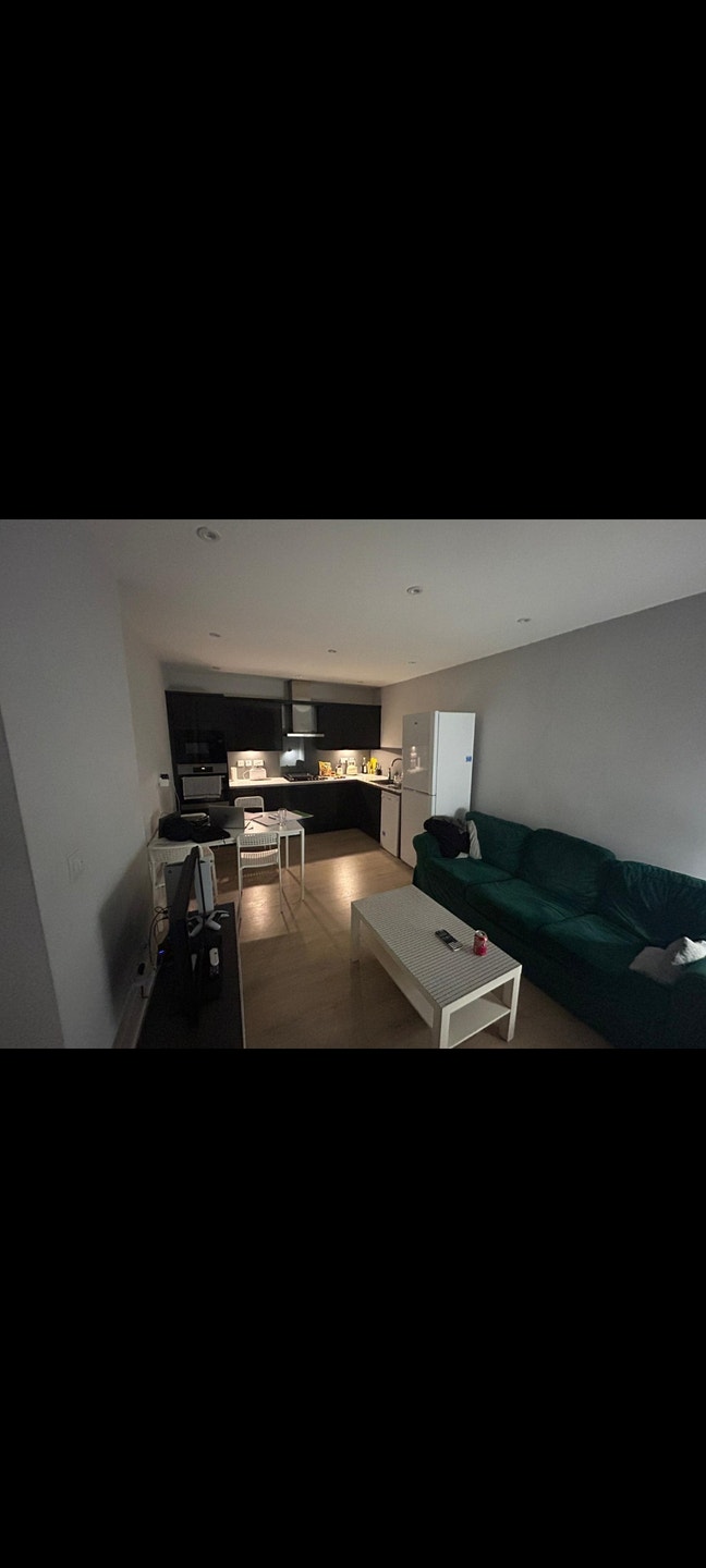 Bedroom For Rent in Tooting Main Photo