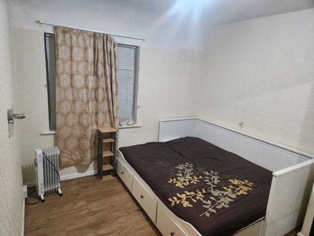 Double Room  available for a single  Main Photo