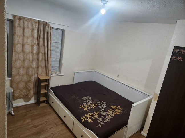 Room sharing with a female Main Photo