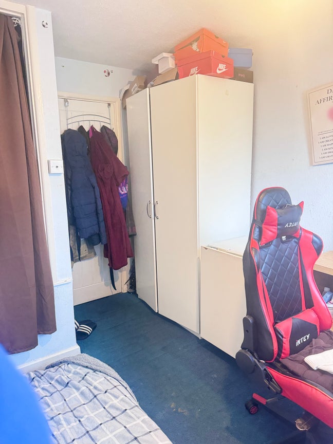  A single room available in a shared house  Main Photo