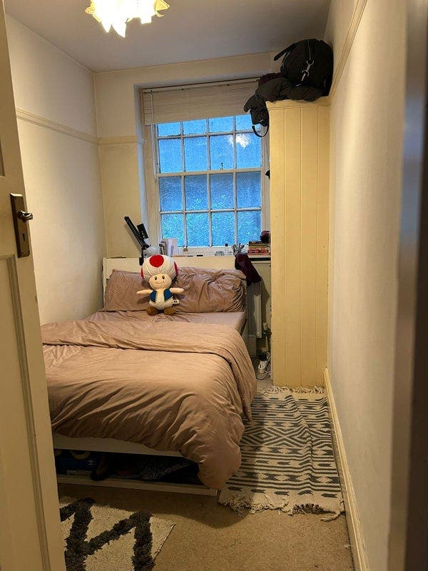 Cozy Room in NW2 Main Photo