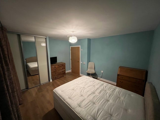 King Size Bedroom in Zone 2 Main Photo