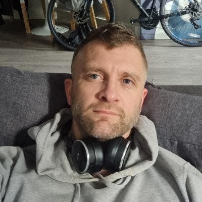 Looking for double room in flat/house share. Main Photo