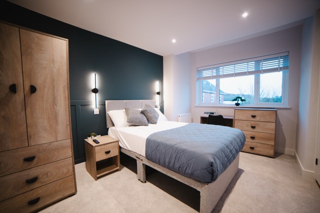 Luxury En-suite Double Room (Furnished) Available  Main Photo