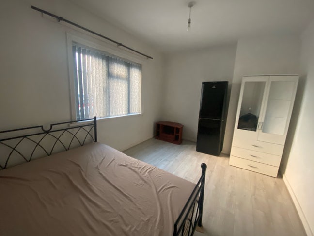 Room for Rent- On sale  Main Photo