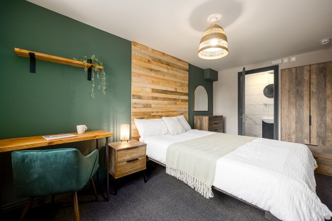 Ensuite Rooms Available 🏡 Sandy Lane Main Photo