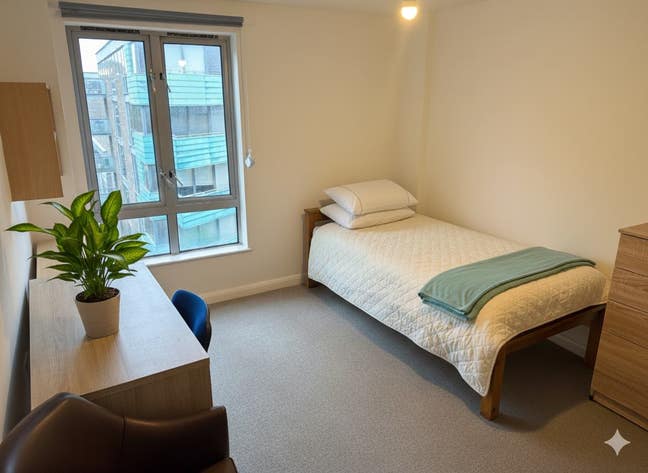Double Room by Old Street Station, Available Now Main Photo