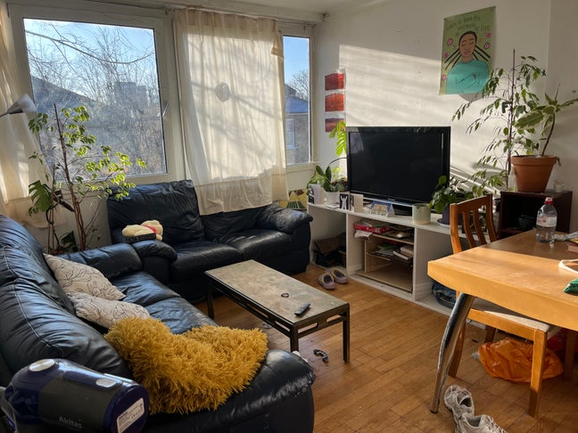 Cosy double room and personal study in East London Main Photo