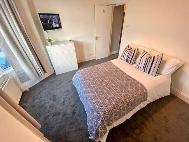 Brand New 5 bed property in Heaton - Bill included Main Photo