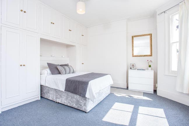 Large First Floor Bedroom in Fulham SW6 Main Photo