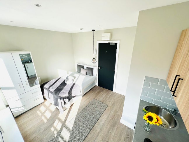 ✨ 🏡 Self- Contained  to Let in/ Lewisham  Main Photo