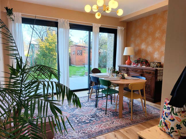 Renovated Two Bedroom Flat for Short Term Stay Main Photo