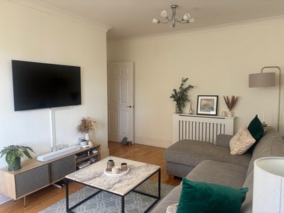 Bright and airy flat in Haggerston  Main Photo