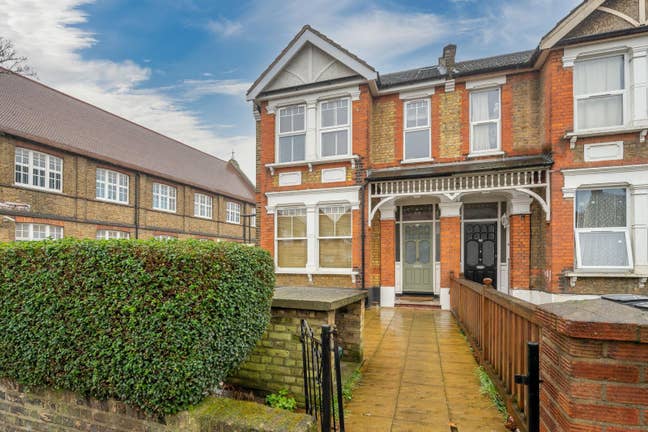 Large Double Room Available ASAP Main Photo