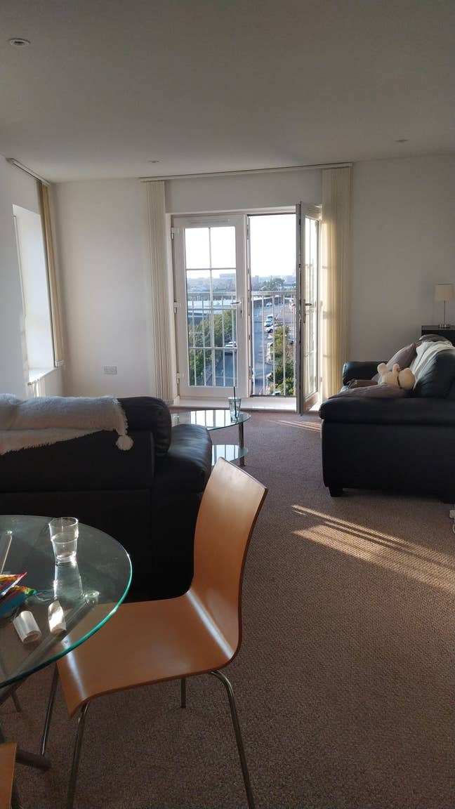 Looking for a Flatmate  Main Photo