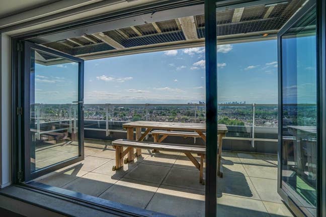 Room with stunning view in Walthamstow Main Photo