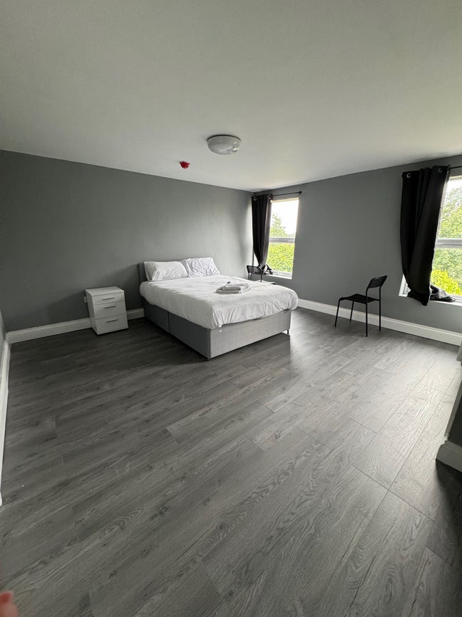 Large En Suite Rooms in Boutique Property Main Photo