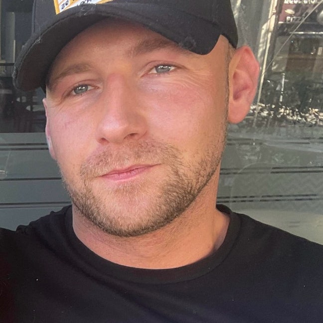 Professional Male seeks a single or double room Main Photo