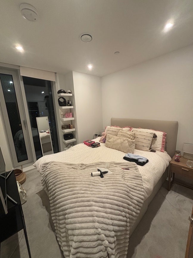 Spare room city centre Main Photo