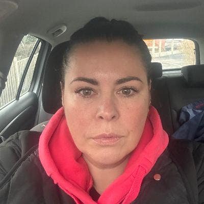 Professional Female seeks a double room Main Photo