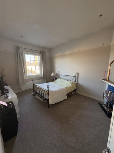 Gorgeous KingSize Room in Bath  Main Photo