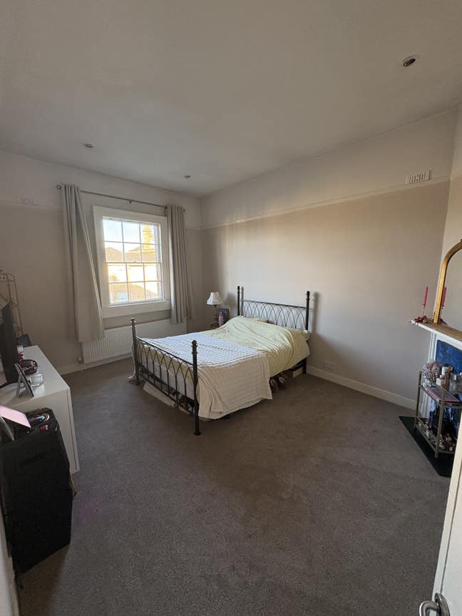 Gorgeous KingSize Room in Bath  Main Photo