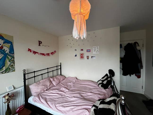 2 doubles in Hendon (settlers only) Main Photo