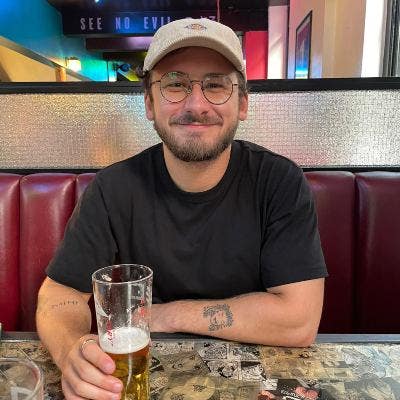 hey im freddy - im looking for a double bed r... Main Photo