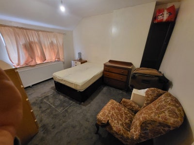 Large Room Main Photo