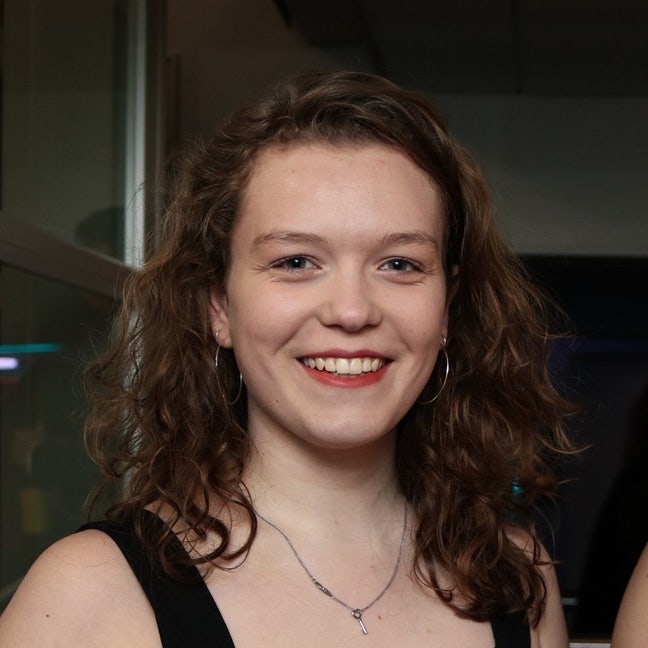 Professional Female seeks a double room Main Photo