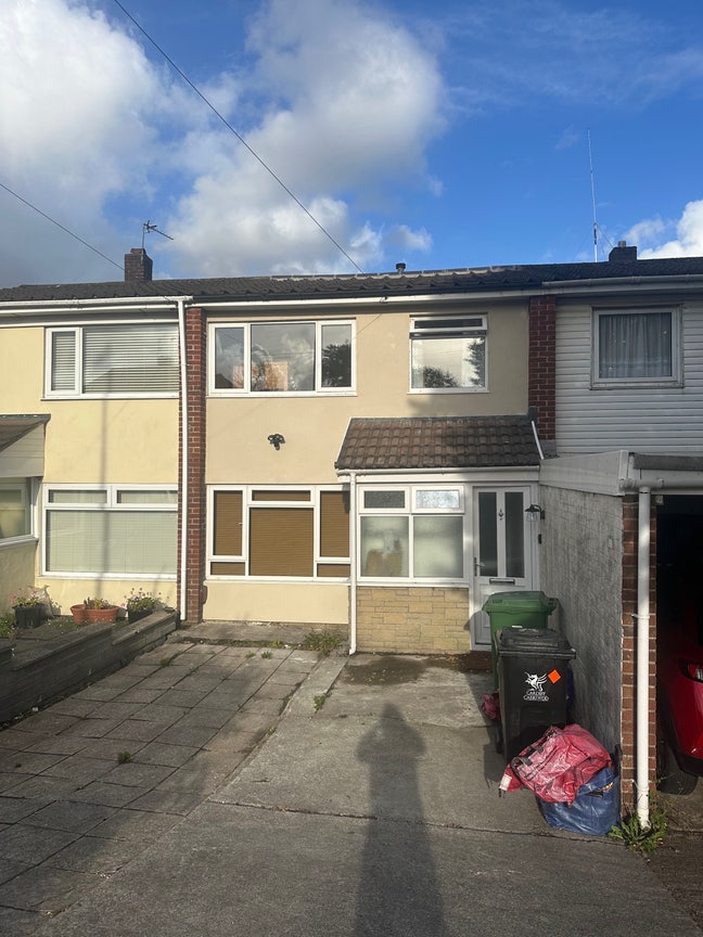 Rooms for rent 10 minute drive from city Center  Main Photo