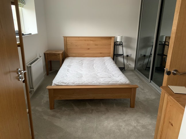 Double available for lodger Mon-Fri only Main Photo