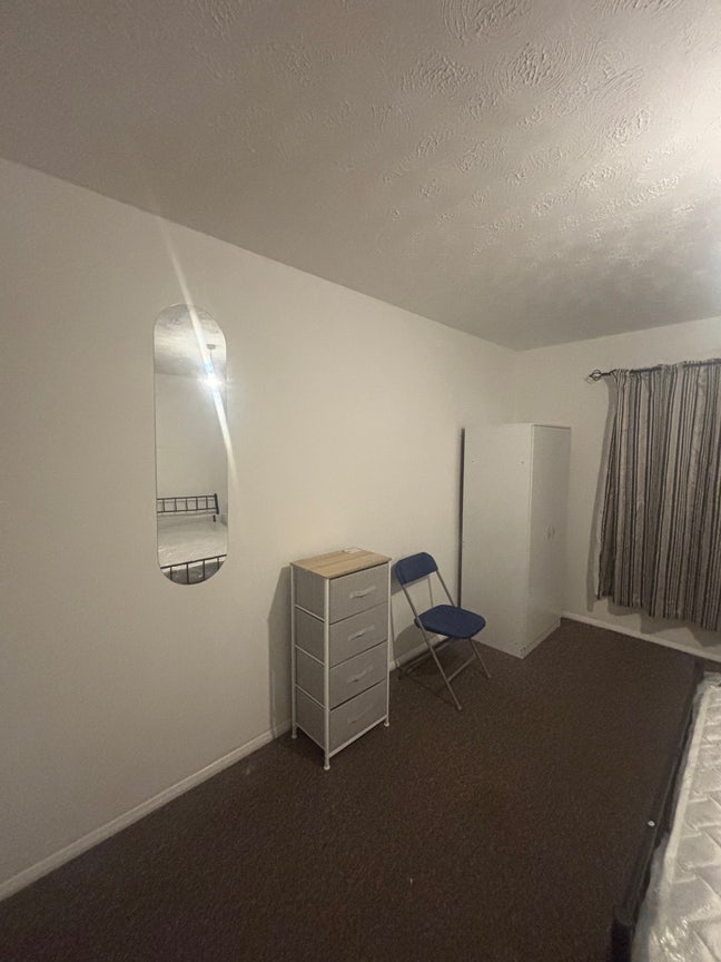 1 bedroom house share (all bills included)  Main Photo