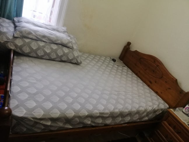 East Ham -Double Room for Female Main Photo
