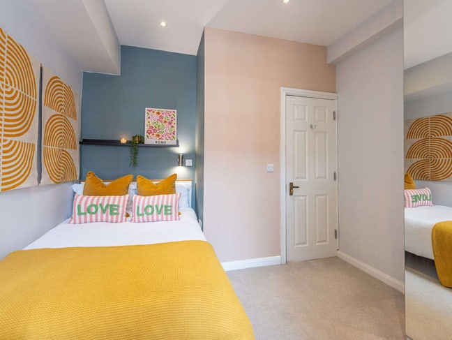 Super-lux 5* professional room near Chester centre Main Photo