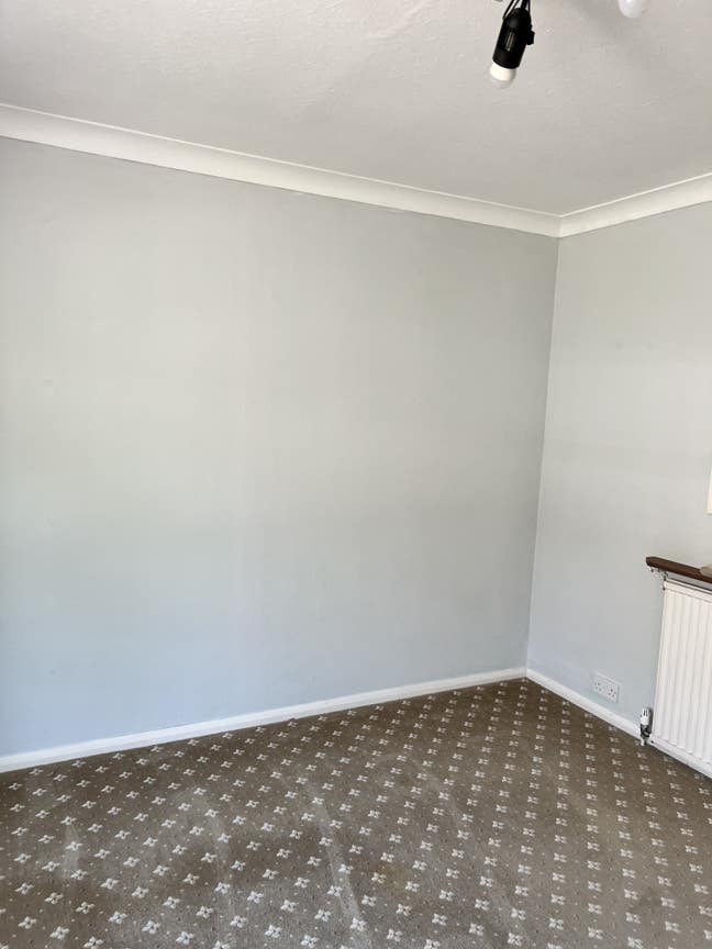 Spare Rooms available in Prestigious Location Main Photo