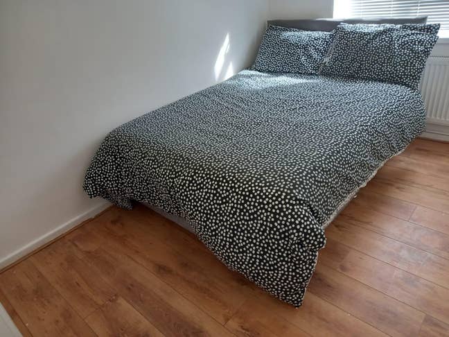 Charming 2-Bedroom Flat Main Photo