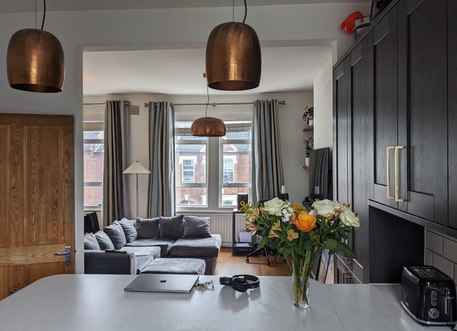 Double room available w/ private balcony Main Photo