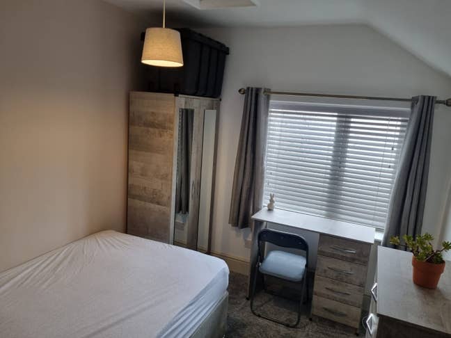 Room Available in Pro Hshare All Bills In Main Photo