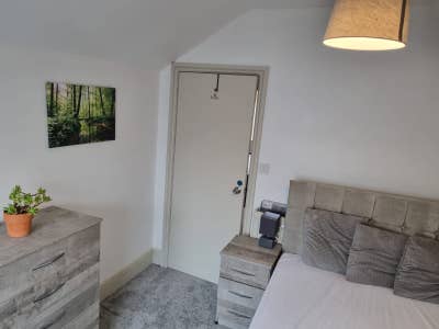 Room Available in Pro Hshare All Bills In Main Photo