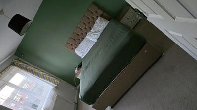 Room to rent Main Photo